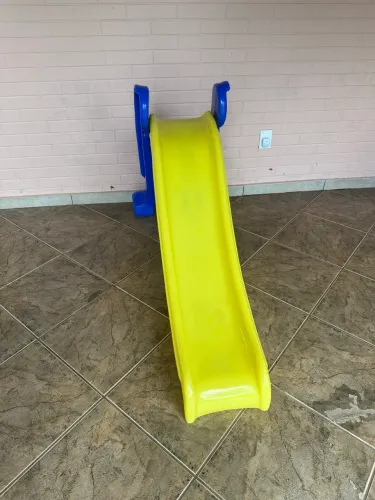 Escorregador infantil