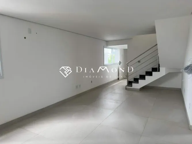 Cobertura à venda, 4 quartos, 3 suítes, 2 vagas, Morada da Colina - Uberlândia/MG