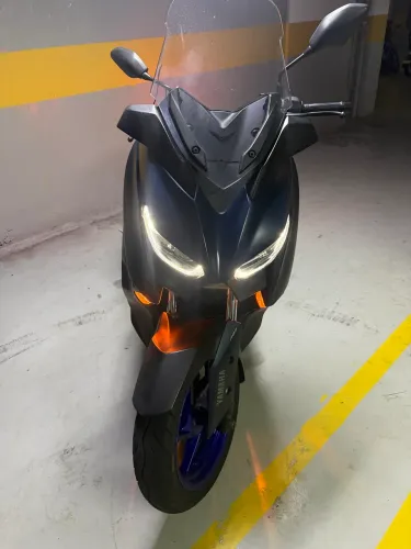 YAMAHA XMAX 250 / 12x $ 1500,00 cartao.
