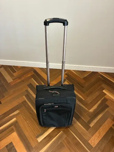 Mala de bordo Victorinox preta 2 rodas