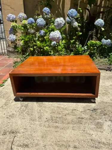 Mesa De Madeira Com Rodinhas