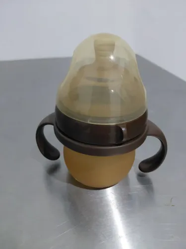 Mamadeira de silicone, anticolicas e anti refluxo