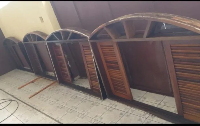 6 Janelas madeira maciça estilo Colonial - JOGO 
