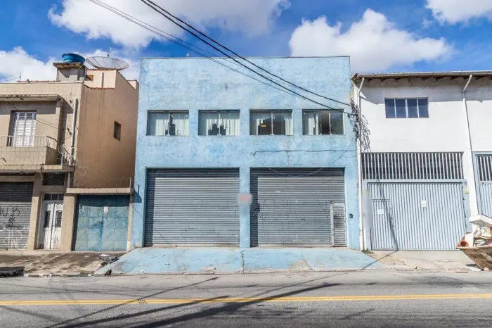 Prédio comercial na Rua Orfanato, 1200 900 m²