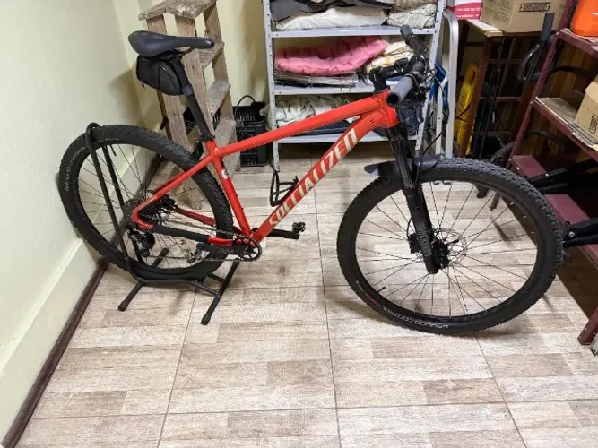 Título: Mountain Bike Specialized 1x10 - Pouco Uso - Pneus Originais em ótimo estado