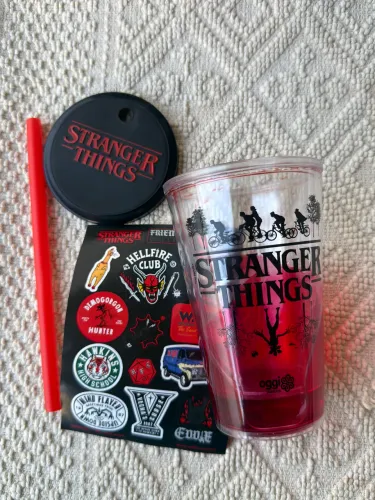 Strangers Things Copo de edição limitada OGGI.