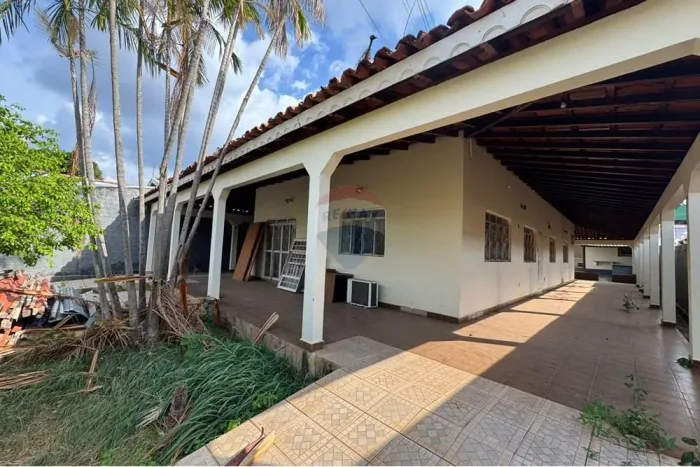 CASA À VENDA NO SETRO CENTRAL - ARAGUÁINA /TO