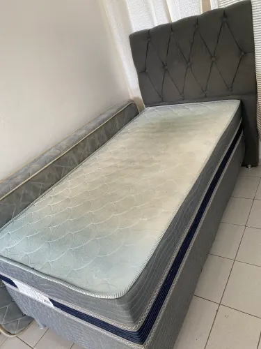 Cama de solteiro + Cabeceira 