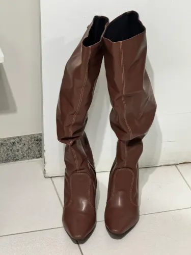 Bota linda e confortável