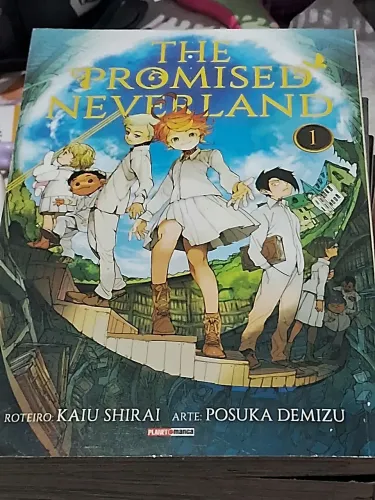 Mangá The promised neverland volume 1 até o 7(22 cada) 