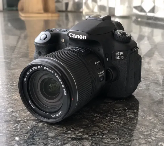 Câmera cânon 60D