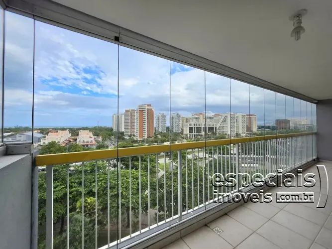 Apartamento à venda na Barra da Tijuca. Estuda proposta! Cond. fechado.