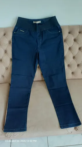 Calça jeans feminina com elástico na cintura - tamanho 50