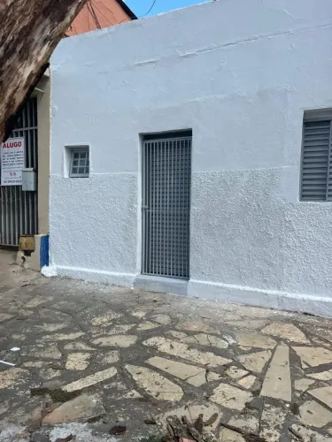 Suíte com banheiro e pia para alugar no Setor Leste Vila Nova Goiânia - GO