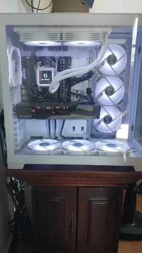 Gabinete lian li dynamic evo