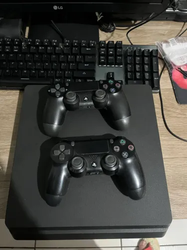 PlayStation 4 slim