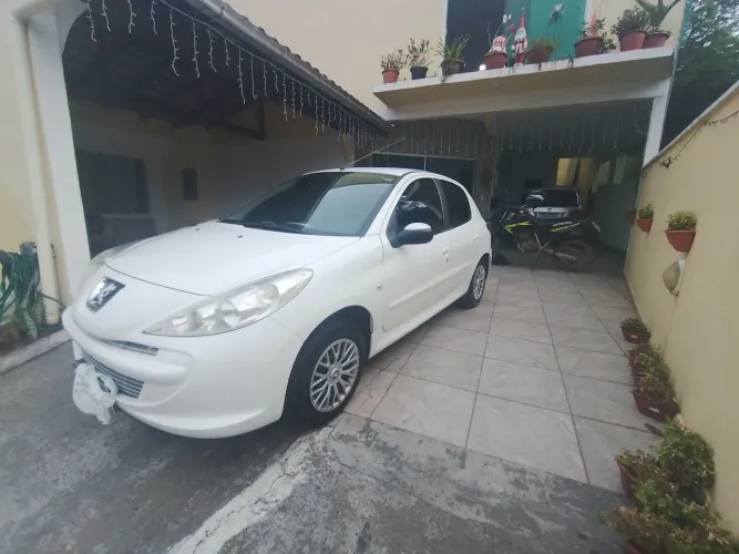 Peugeot 207 XR 1.4 Flex 8V 3P 2012