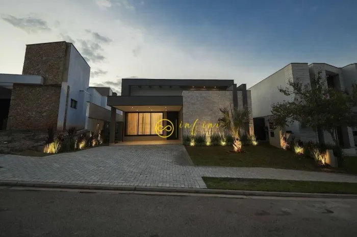 Casa de Condomínio com 4 Quartos à venda, 250 m² por R$ 3.290.000 - Condomínio Residencial