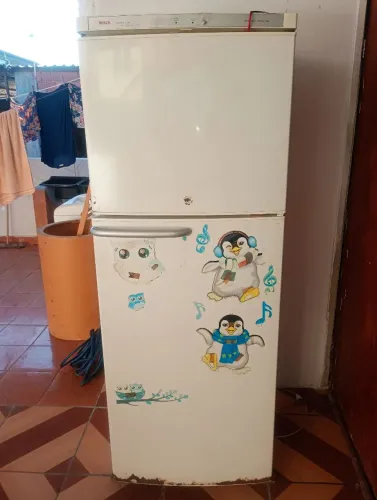 Geladeira Bosch duplex grande em Brás de Pina