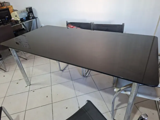 Mesa vidro fume 10mm pés metal