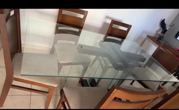 Vendo de vidro com pé de vidro e madeira comprada na Jacaúna