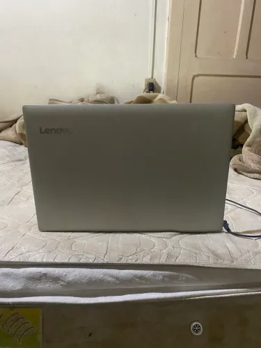 Vendo notebook Lenovo semi novo