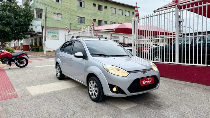 Ford Fiesta Sedan SE 1.6 8V Flex 4P 2014