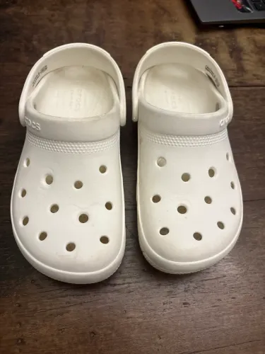 Crocs 33