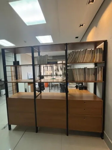Estante Industrial Grande com Gavetas e Portas (Estilo Loft)