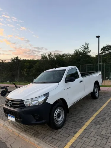 Toyota Hilux CS 4X4 2.8 TDI Diesel Mec. 2025