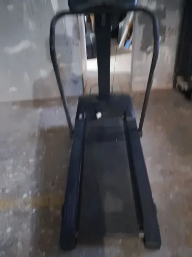 Esteira Elétrica Athletic Advanced 2 (Com Defeito / Para Conserto ou Peças)