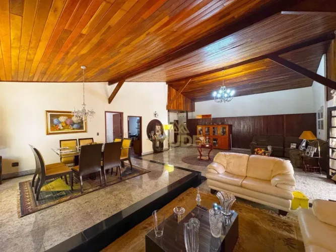 SHIN QI 5 Casa com aproximadamente 530m² de área construída