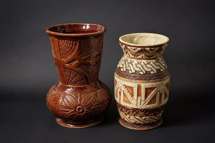 Par de Vasos em Cerâmica da década de 50 - Decoração e Estilo Atemporal