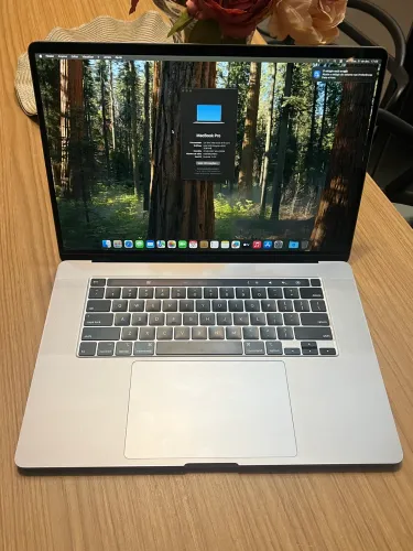 Vendo MacBook PRO i9 32GB 2Tera