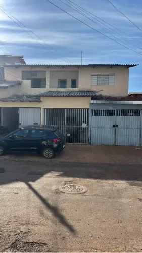Alugo casa