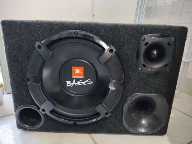 Som automotivo JBL Selenium Bass + Módulo Roadstar.
