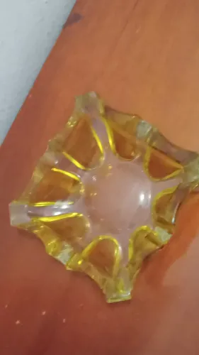 Cinzeiro de Cristal.