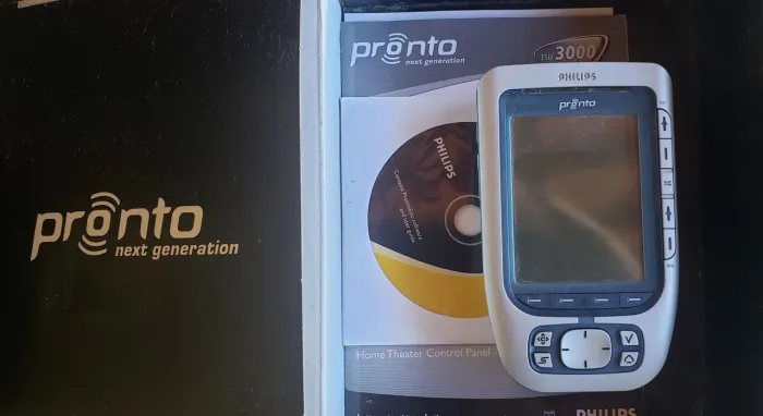 Super Controle Remoto Philips Inteligente modelo Pronto TSU3000