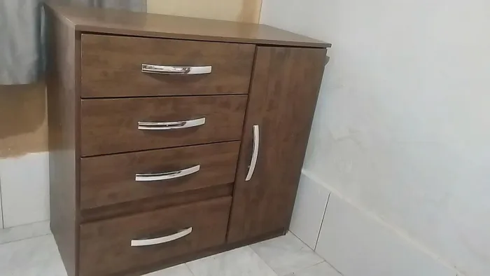 Cômoda com prateleira 