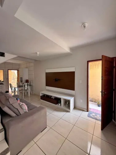 CD vendo essa casa em Maria Ortiz 