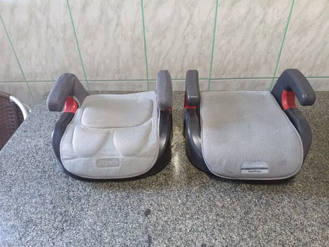 Duas Cadeirinhas de Elevação Peg-Pérego - Desapego Rápido!