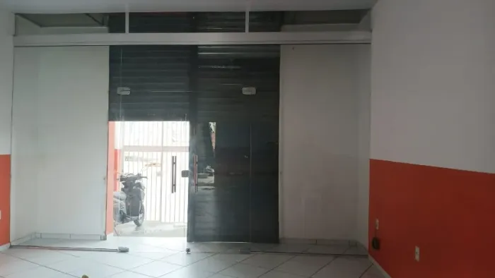 Comércio Porta de Vidro