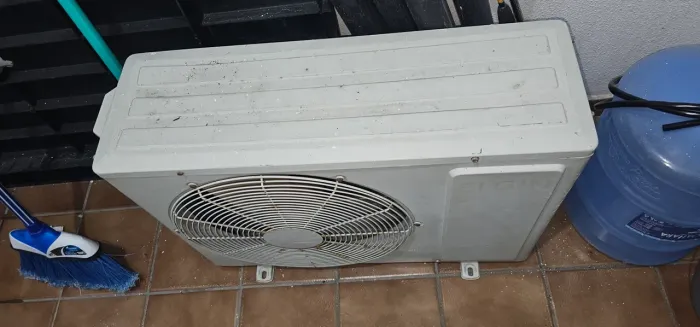 Vendo ar condicionado Elgin 9.000 btus por R$ 800,00