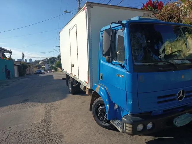 Caminhão trabalhando
