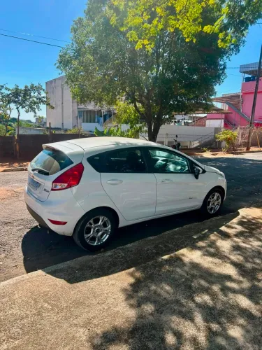 Ford Fiesta 1.5 16V Flex Mec. 5P 2015