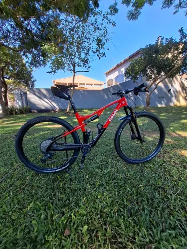 Vendo Bike Caloi Elite full Carbon.