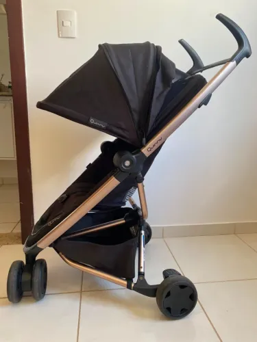 Carrinho de bebê zapp flex, marca Quinny