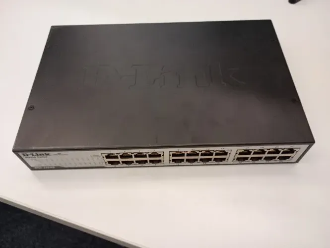 Switch D-Link GigabitDGS 1024 D 24 portas