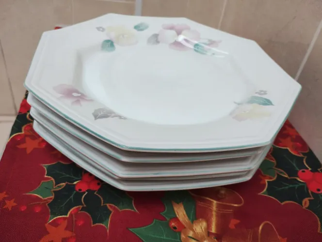 05 pratos rasos em porcelana Schmidt