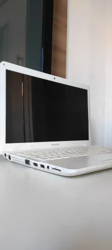 Notebook Samsung i3° funcionando tudo perfeitamente, oportunidade de negócio!!!!